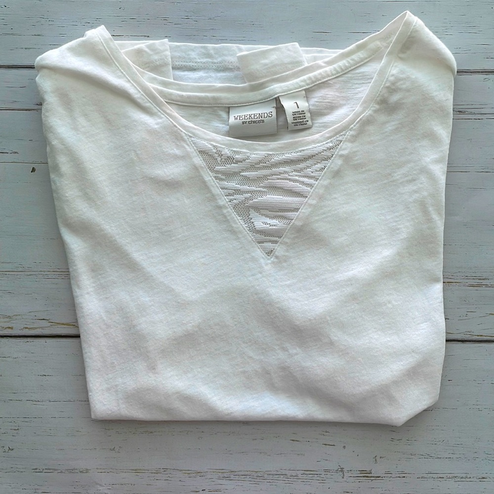 Chico’s White Detail V-Neck Tee